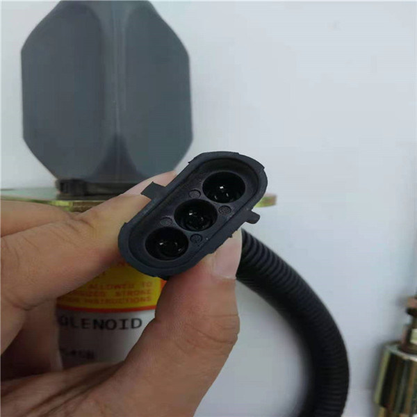 3935458 Stop Solenoid Valve cocok Untuk Mesin Bahan Bakar Diesel 5.9L 8.3L 4BT 6BT 12V