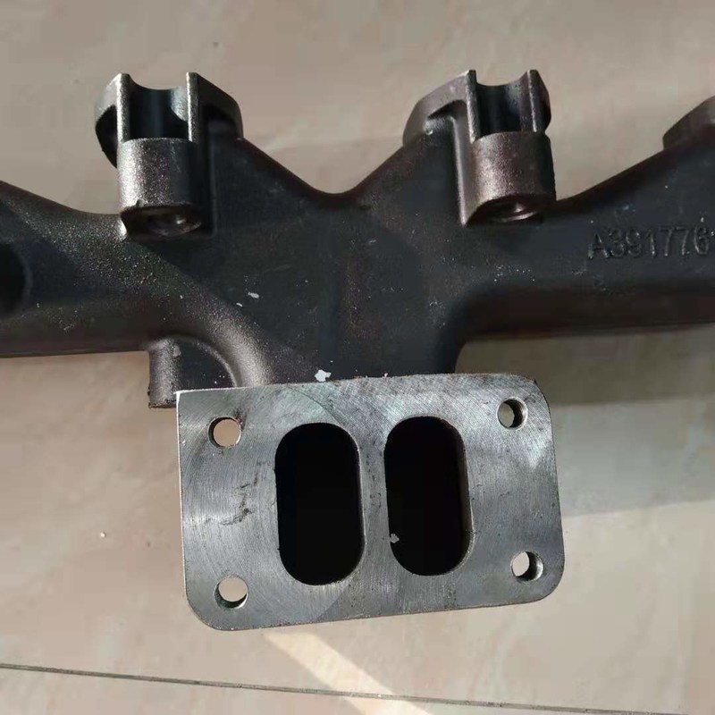 YUBP-00785 Excavator Wear Parts Manifold Exhaust Untuk 6D102 Hyundai R225LC-7 Mesin Diesel